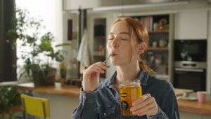 Mielizia torna on air con uno spot rivisitato: il miele diventa simbolo dell’impegno degli apicoltori per la biodiversità e il futuro delle nuove generazioni, ed è ancora più buono. Firma LDB Advertising
