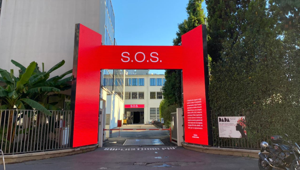 Superstudio al fianco di #Italialive e Federcongressi&eventi con un allestimento ad hoc che ricorda l'importanza della event industry per l'economia del Paese