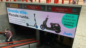 Milano si colora di blu Swapfiets con la campagna Out Of Home “Grande stile. Piccole ruote” di  IGPDecaux e VG Pubblicità
