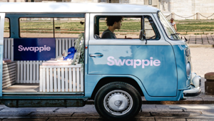 Swappie punta sulla Queue Culture: l'attivazione esperienziale del brand ai concerti di Cesare Cremonini e Bruno Mars