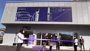 Inaugurato a Roma Enel X Store in collaborazione con Volkswagen Italia: la prima area urbana per la ricarica ultrafast dei veicoli elettrici per una città sempre più smart e green