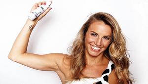 Nika Beauty Excellence lancia Simply Gloss con Mediatica Comunicazione. Testimonial Tania Cagnotto