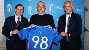TCL si tinge di Azzurro ed è official partner di tutte le Nazionali Italiane di calcio fino al 2026