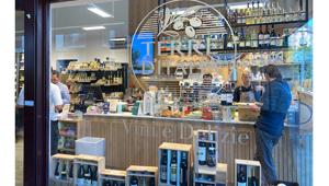 Carrefour lancia il primo flagship store “Terre d’Italia – Vini e Delizie” e lo promuove con una campagna di influencer marketing di Dentsu Creative