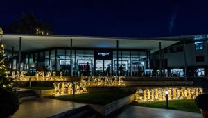 The Mall Luxury Outlets porta a Firenze la magia del Natale con un esclusivo allestimento firmato da Vincenzo Dascanio