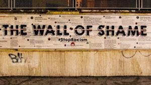 "Wall of Shame", la condanna al razzismo della street arist Laika