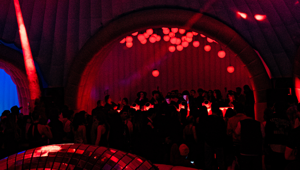 The Flat by Macan, lo spazio di Porsche Italia e Lux Entertainment, ha ospitato Unexpected party