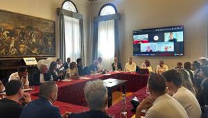 Thèra 2026: a Venezia la comunità di UNA si riunisce per immaginare il futuro della comunicazione nei territori. Thèra 2026: a Venezia la comunità di UNA si riunisce per immaginare il futuro della comunicazione nei territori.