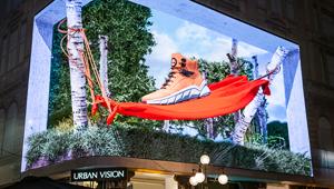 Timberland installa un billboard in 3D a Milano per la campagna Built For The Bold