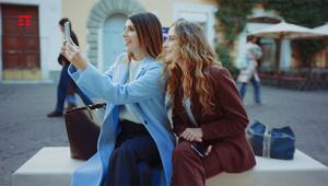TIM: arriva lo spot dedicato al Black Friday con Giorgia protagonista. Firma Havas Milano