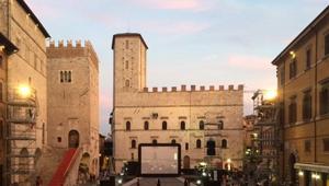 Todi Festival, manifestazione organizzata da Sedicieventi, si terrà dal 25 agosto al 2 settembre 2018. Direzione artistica di Eugenio Guarducci