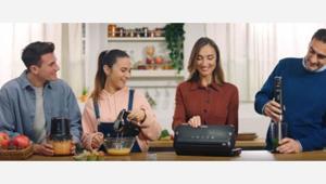 Tognana torna in TV con due telepromozioni a cura di Publitalia '80 dedicate alla linea Avantspace, in onda su Canale 5 fino al 28 gennaio in access prime time.