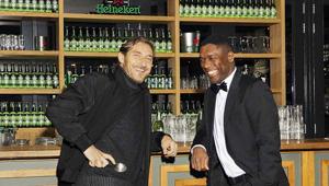 Heineken “The Spoon” on digital con una social media war su Instagram e Francesco Totti. Il campione  fa “il cucchiaio” agli ex campioni olandesi,  “vittime” del famoso rigore degli Europei 2000. Firma Publicis Italia