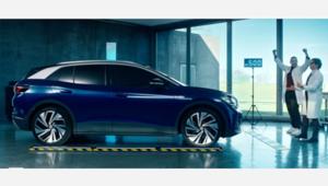 Francesco Totti ha una nuova divisa: quella di ingegnere dell’elettrico Volkswagen.  Firma DDB Group Italy