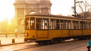 In tram con il risotto giallo allo Zafferano Leprotto. Tour organizzato da Neiade