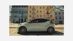 Toyota Yaris Hybrid GR Sport protagonista della campagna "Energy. Your Way" firmata THE&PARTNERSHIP Italia