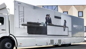 Il truck SapienStone in viaggio verso l’Inghilterra per gli Open Days dello showroom di Gerard Culliford