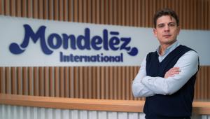 Oro Saiwa compie 70 anni con una nuova identità visiva con al centro il biscotto, il nuovo posizionamento “La TUA colazione ogni giorno” e la campagna firmata Leo. Crescita costante degli investimenti in comunicazione