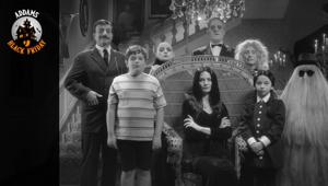 Unieuro punta sulla famiglia Addams per la campagna del Black Friday. Firma Red Cell