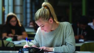 “Studiare vuole dire” è il claim della la nuova campagna istituzionale dell’Università Cattolica, firmata dal direttore creativo Paolo Iabichino