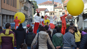 Varese accende il gran finale dell’Olympic Fringe Festival: un weekend tra riti di fuoco e le spettacolari visioni del Circo Bianco