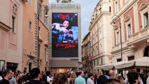 Urban Vision è anche URBAN STAGE: il nuovo video di Emma in scena sui maxi impianti digital della company