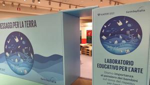 Prosegue fino al 31 gennaio a Valmontone Outlet l’esposizione di 38 artisti uniti per la Terra. Parte del ricavato della vendita delle opere sarà destinato al progetto “Un Bosco per la Terra”