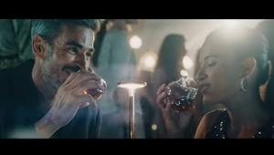 Vecchia Romagna si rilancia in comunicazione con la campagna “Maestro di Emozioni” di Armando Testa. Pianifica Wavemaker