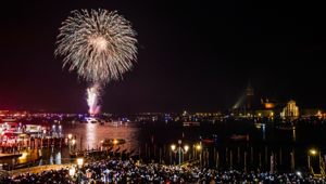 Venezia e Mestre celebrano il Capodanno 2026 con un due appuntamenti firmati Vela spa: i tradizionali fuochi d'artificio nel Bacino San Marco e il format “Random – una festa a caso!” in Piazza Ferretto
