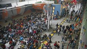 Vibram annuncia la partnership triennale con Urban Wall insieme agli atleti del Climbing Team Vibram