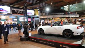 Milano Cadorna e il Malpensa Express si colorano con Abarth. Firmano Vidion, Exomedia e Starcom Italia