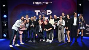 Buzzoole: la 2^ edizione dei Top Creators Awards premia 25 talenti in 14 categorie. Capitanio (AGCOM): "Dal 2025 il Codice di Condotta e l'albo degli influencer e dei creator"