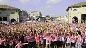Domenica 8 settembre a Senigallia l’ondata rosa della maratona ‘Io corro per la vita’