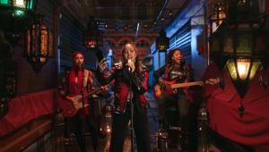 Vodafone, nella nuova campagna tv un grande concerto di Natale in real time da diverse città del mondo. Firma Utopia