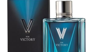 Stefano De Martino protagonista della nuova campagna di Avon Cosmetics dedicata a V for Victory. Scatti di Joseph Cardo