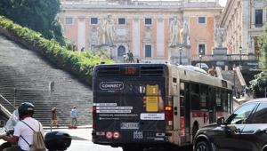 A Roma Wetaxi viaggia in autobus con la campagna di IGPDecaux
