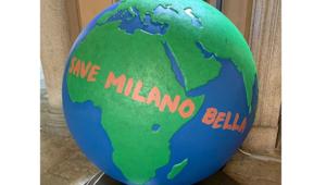 Gruppo Mondadori e Mediamond organizzano WePlanet, mostra collettiva open air con cento globi d’artista per un futuro sostenibile
