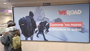 Weroad gioca con i titoli delle canzoni di Sanremo nelle metro di Milano e Roma con IGPDecaux
