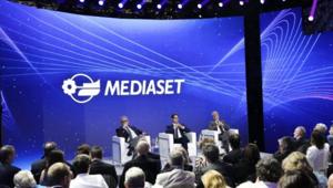 Le novità dei Palinsesti Mediaset 2025/2026. Simona Ventura torna al timone del GF, Striscia la Notizia tagliata, Nuzzi approda a Pomeriggio 5. Cattelan sfuma (per ora). PS Berlusconi: "Cambiamenti frutto di un'evoluzione più che di una rivoluzione"