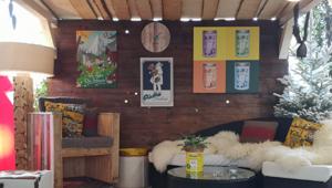 Lo chalet Ricola allestito nello Swiss Winter Lounge presso La Terrazza di via Palestro a Milano. Installazione a cura di Deplacer Le Montagne