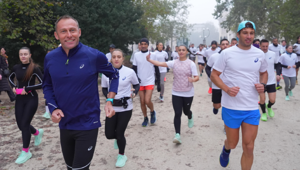 Al via il Road to Wizz Air Milano Marathon 2025. Stefano Baldini con gli Asics Front Runner ospiti del primo appuntamento