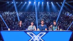 Dal 27 ottobre su Sky Uno HD XFactor Live 2016. Elio e Mara Maionchi alla conduzione di Strafactor, talent per concorrenti 'alternativi'. 1,3 mln di spettatori medi a puntata per le selezioni (+ 12% sul 2015)