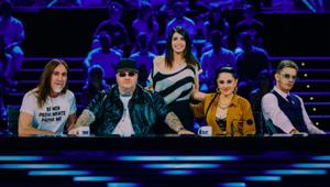 X Factor 2024 – live show. Parte la sfida tra i 12 artisti in gara. Ospite della prima puntata Ghali, primo di una serie di set esclusivi realizzati ad hoc per lo show.