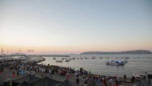 Sulla Spiaggia della Lingua a Procida il concerto a sorpresa di Liberato organizzato da Voiello, main Sponsor di Procida Capitale Italiana della Cultura 2022