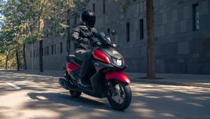 Yamaha Motor Europe lancia con Armando Testa la nuova campagna video dello scooter RayZR, per una mobilità cittadina nel segno del divertimento