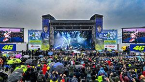 Un viaggio carico di emozioni 'One More Lap', l’evento di Yamaha  all’Arena MotoLive di EICMA 2021 a Milano con Valentino Rossi
