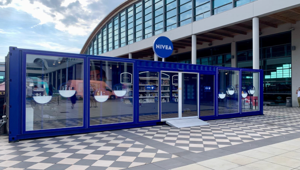 Adverteam (Next Group) al fianco di NIVEA nel tour del pop-up store itinerante “100 Anni di Blu”