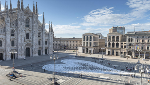 In Piazza Duomo a Milano l'installazione di Angelo Cruciani che chiude il Pride 2020