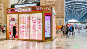 VeraLab debutta in Stazione Centrale a Milano con un Pop-Up store. Il concept site-specifico è di 23Bassi
